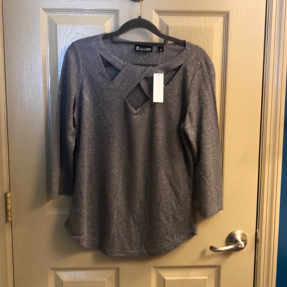 Metallic 3/4 sleeve top